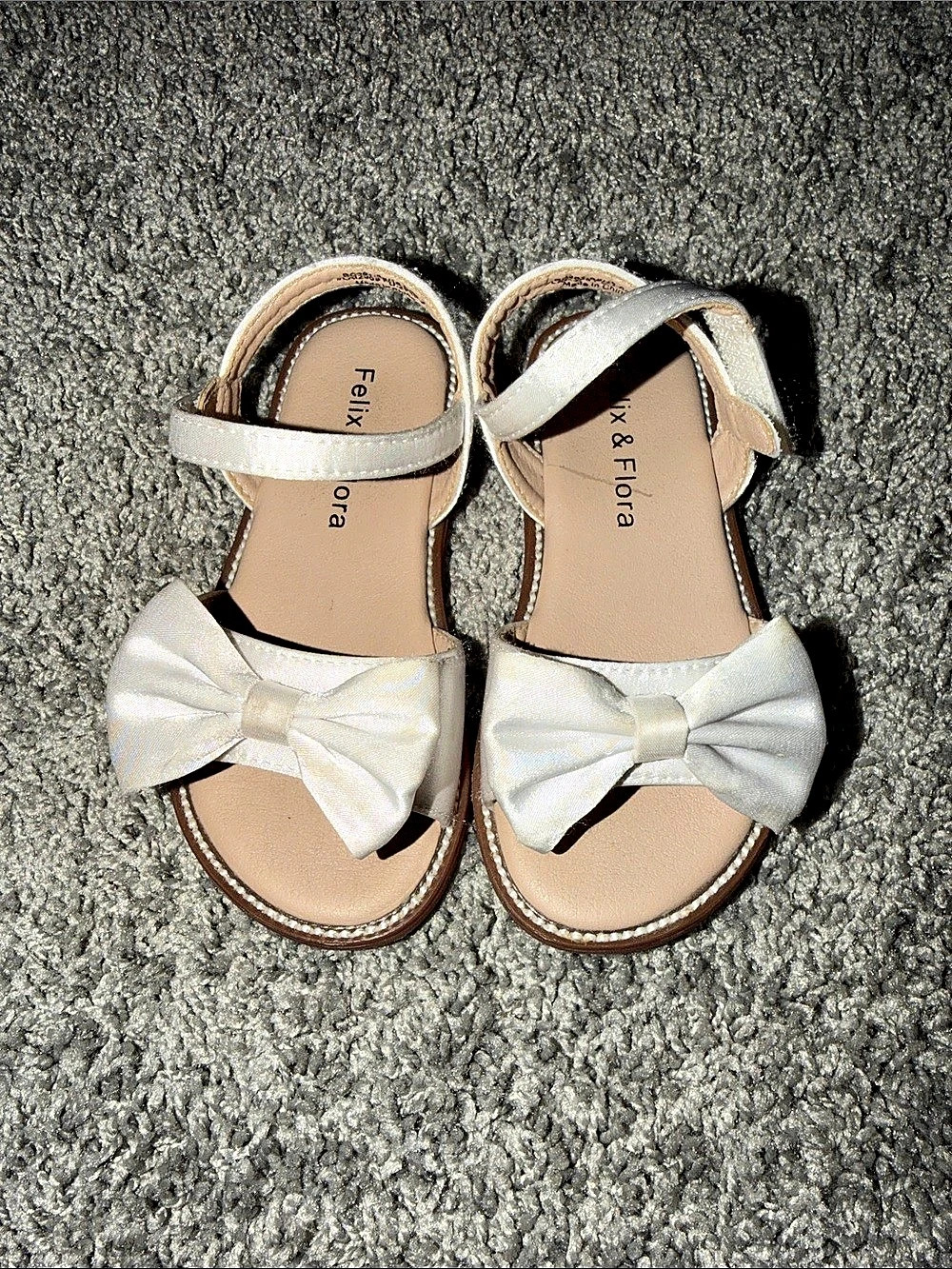 Felix & Flora Bow Sandals White 9